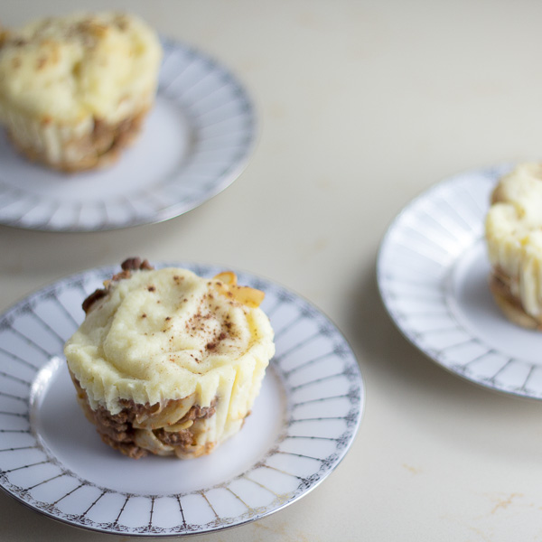 Pastitsio Muffins | Traditional Greek pastitsio recipe served in a muffin tin. Delicious and easy to make